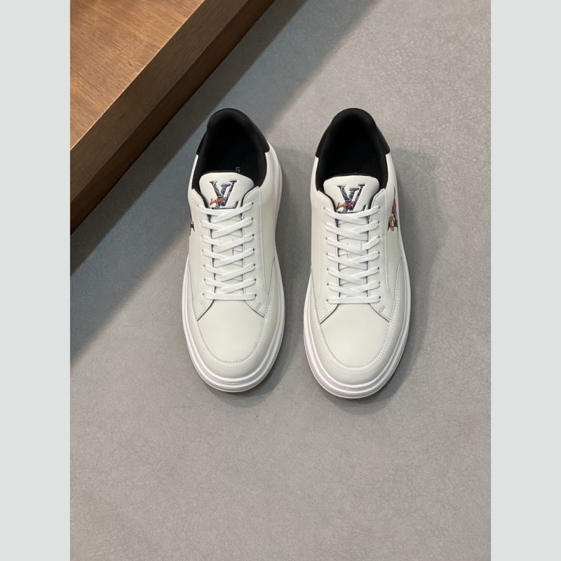 l**is V*t*n sneakers